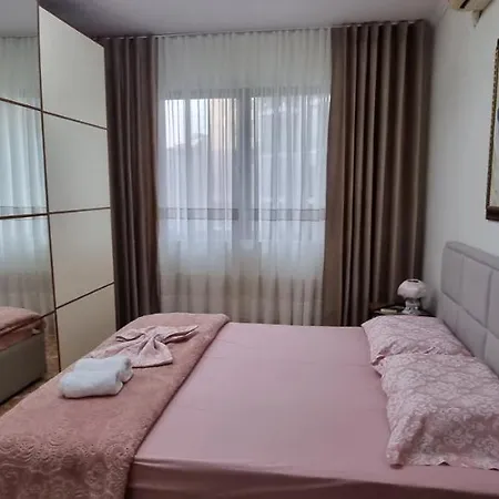 Fantastic 3rd Floor Apartment *