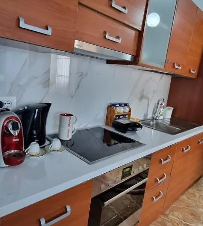 Fantastic 3rd Floor Apartment *